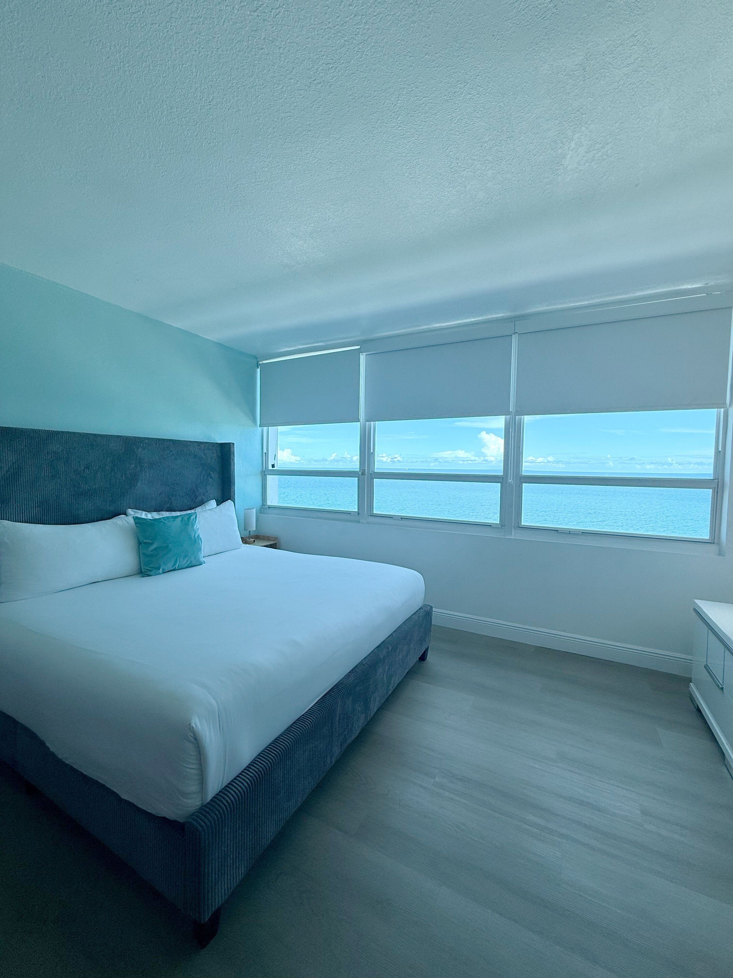 Estudio, 1 cama de matrimonio grande con sofá cama, vistas al mar | 1 dormitorio, mobiliario individual, escritorio