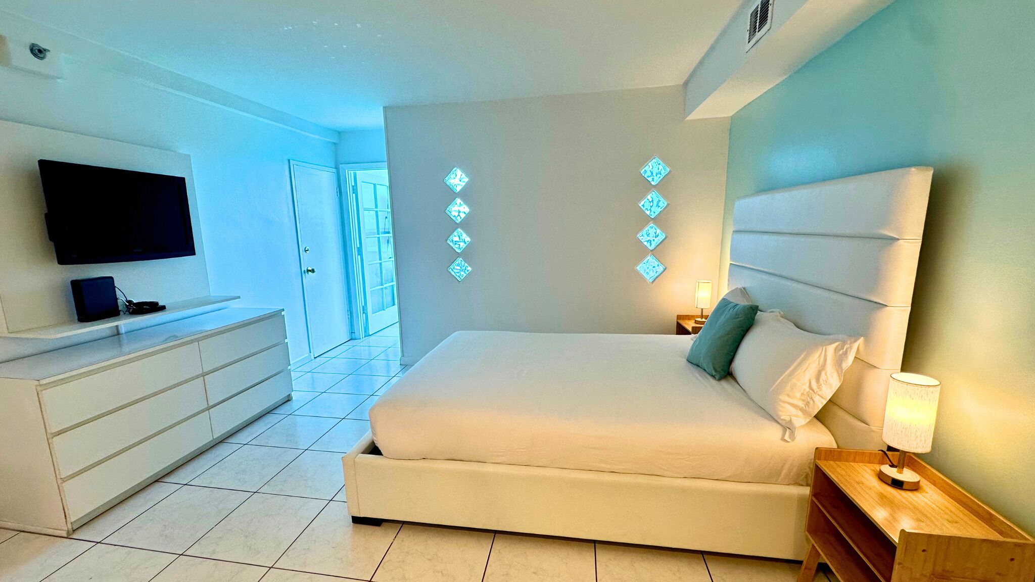 1 bedroom, individually furnished, desk, laptop workspace