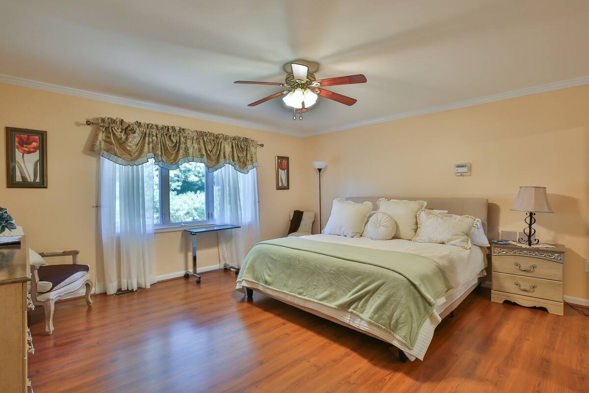 Luxury Quadruple Room, 1 King Bed, Garden View | Egyptian cotton sheets, premium bedding, down comforters