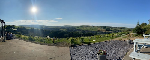 Traditional cottage with stunning views and walks on the doorstep.