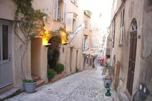 Exterior detail - Three-flag house with a view of the Gulf of Porto-Vecchio / quiet location (Porto-Vecchio)
