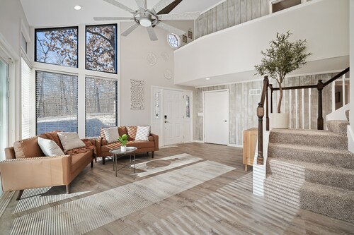 70's Park Side Cabin with Kayaks 