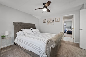 3 habitaciones, camas con efecto memoria, wifi y ropa de cama