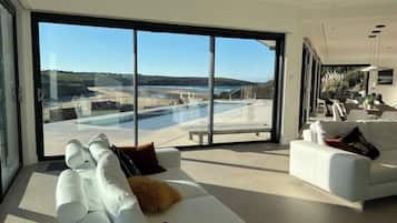 Smart TV, fireplace, foosball, table tennis