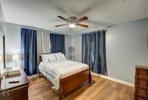 2 chambres, fer et planche à repasser, Wi-Fi gratuit, draps fournis