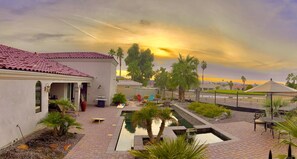Outdoor pool, a heated pool - Golf Course Home - Sit in the pool/hot tub and enjoy the sunset & fairway views. (Lake Havasu City)