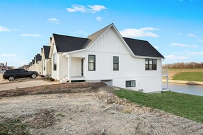 House (Boat House) | Exterior