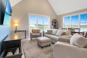 House (Boat House) | Exterior