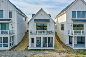Casa (Make It A Double #30WW) | Exterior