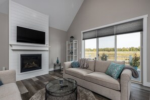 Hus (Make It A Double #30WW) | Exteriör