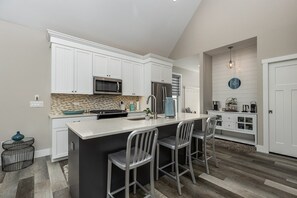 Hus (Make It A Double #30WW) | Exteriör