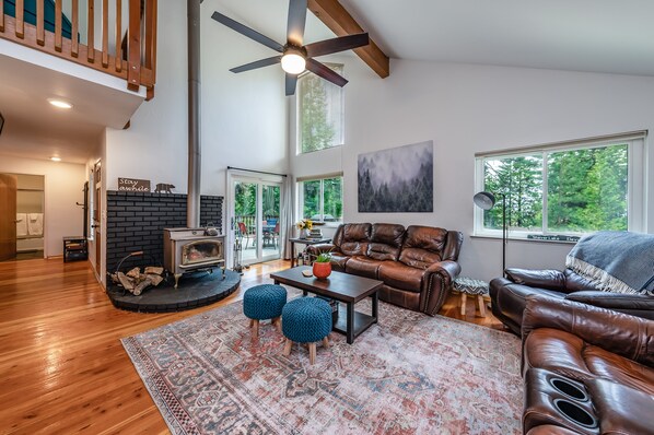 Télévision, cheminée, Netflix, Hulu