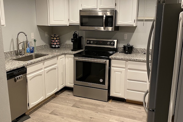 Frigorífic, microones, forn i placa de cuina