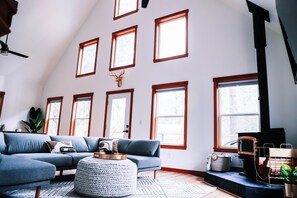 Télévision, cheminée