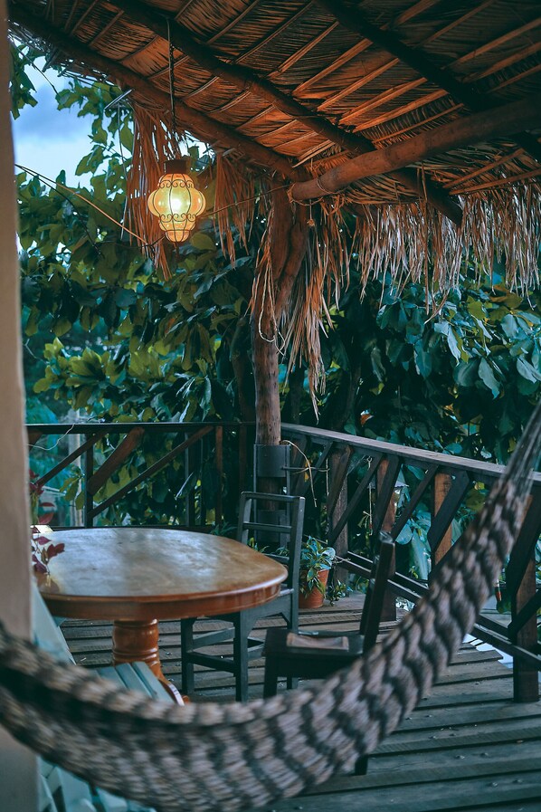 Terrace/patio - Blue Pepper Beds Sayulita - Hostel (Sayulita)