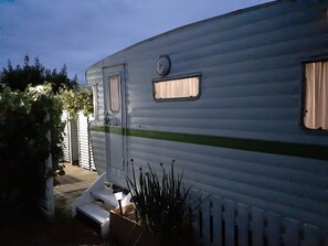 Exterior - Mountain View Caravan. 1 hour to beaches, 2.5 hours to Snowy Mountains. (BEMBOKA;NSW)
