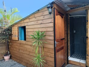 تفاصيل الفندق من الخارج