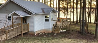 Nice cottage located on Lake Sinclair.   Lots of room with great views