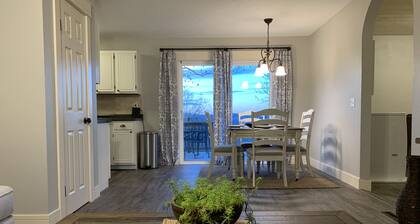 Relaxing 4-BR, Great View, near Beaver Lake and Leatherwood Trails