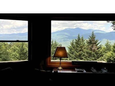 The Big Round Cabin - Blowing Rock, Hot tub, Secluded acreage, fabulous views