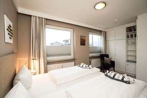 Unclassified image, 4 of 26, button