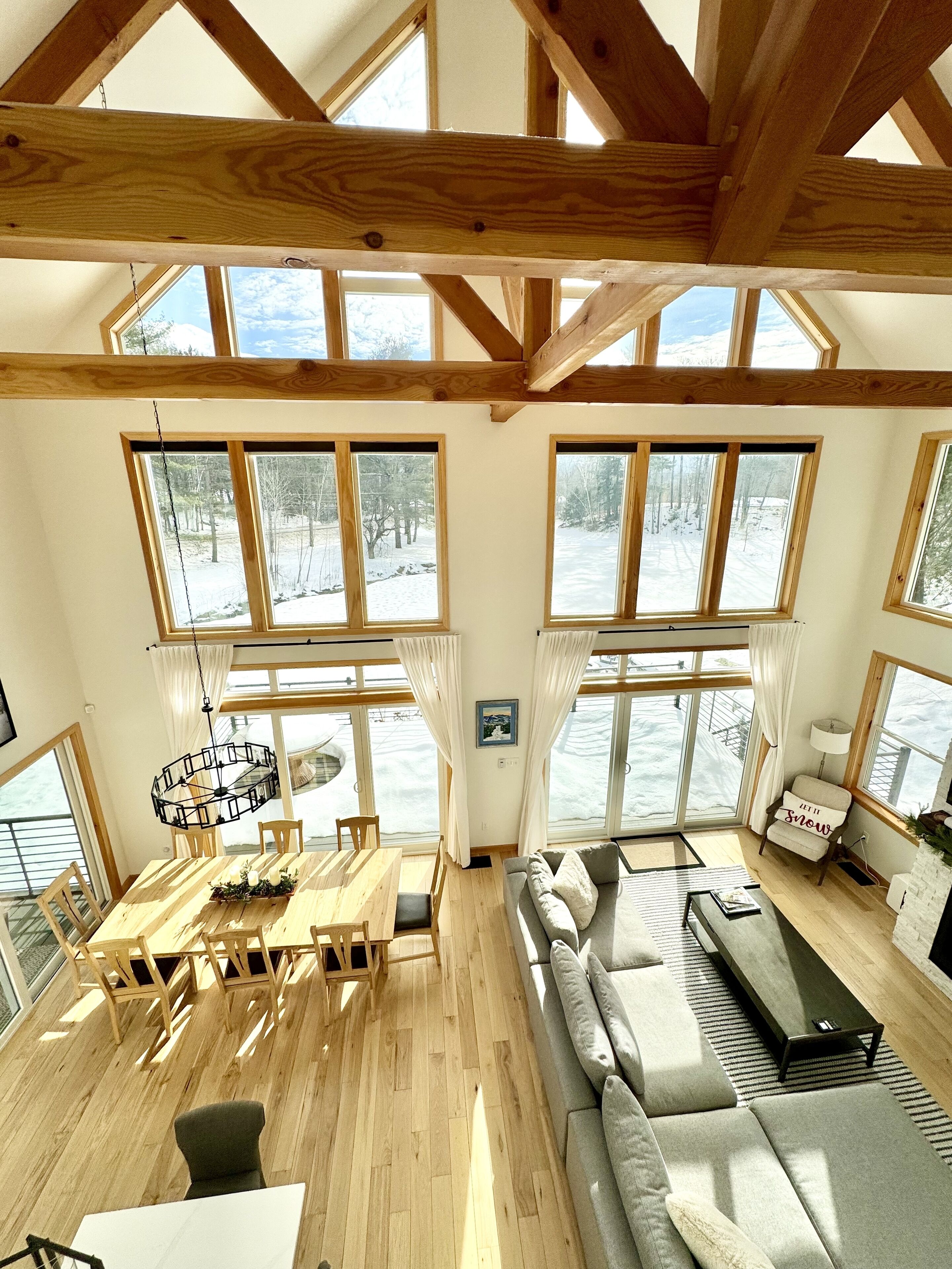 TV connectée, cheminée, Netflix, Hulu