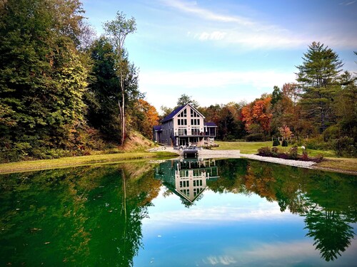 Modern Chalet Retreat | Close Stowe Mt. Resort & Village