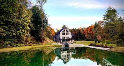 Modern Chalet Retreat | Close Stowe Mt. Resort & Village