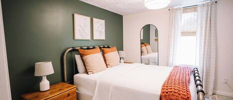 4 dormitoris, escriptori i planxa i posts de planxar