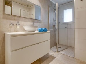 Hair dryer, towels - Malibu Beach by Interhome (Oliva)