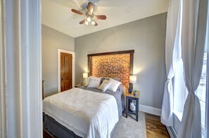 1 多间卧室、熨斗/熨衣板、WiFi、床单