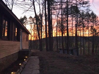 Rare River Views & Access, Cabin by Eden Islands