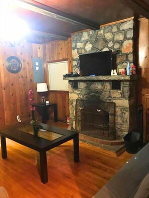 Interior - ★Rare River Views & Access, Cabin by Eden Islands★ (Montague)