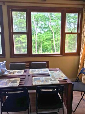 Dining - ★Rare River Views & Access, Cabin by Eden Islands★ (Montague)