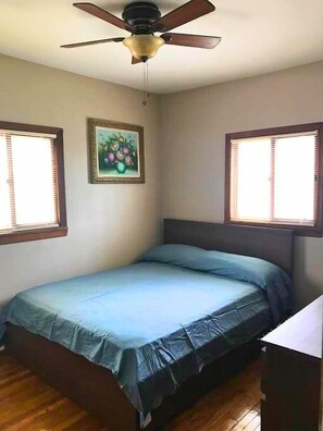 2 slaapkamers, een strijkplank/strijkijzer, wifi, beddengoed