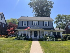 Exterior - The Blue House with Lake Views (Erie)