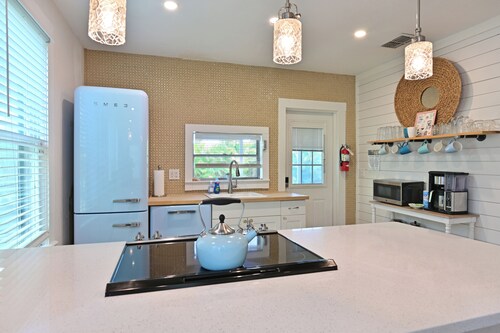 Historic 1930s Cottage + Heated Pool + 12mi to beaches & 1 mi to downtown