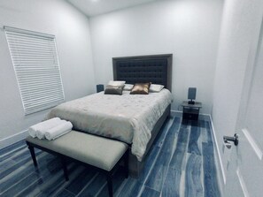 3 bedrooms, iron/ironing board, free WiFi, bed sheets - Luxury Smart Home in Cape Coral Filtered Water 💦 With Reverse Osmosis (Cape Coral)