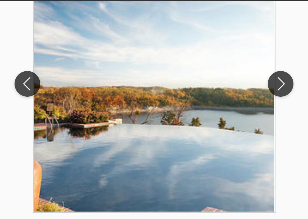 Alberca techada y alberca al aire libre