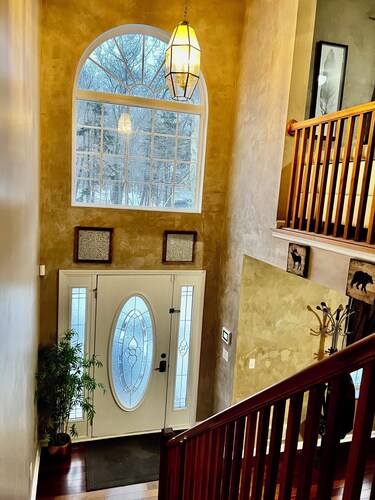 5 Bedrooms within 15-20 mins from Water Parks Outlets & all major attractions.