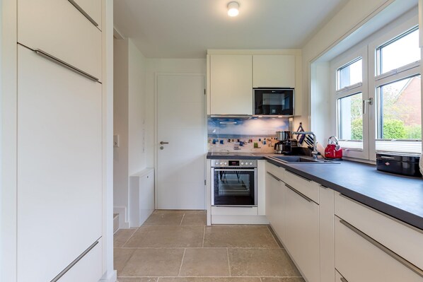 Køleskab, mikrobølgeovn, ovn, opvaskemaskine