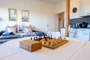 Unclassified image, 5 of 25, button