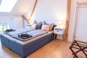 Unclassified image, 3 of 25, button