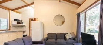 Two-Bedroom Bungalow - Self Contained, Two Bedroom Bungalow with 1 Queen, 1 Double/Single Bunk Bed & 1 Single, Private Backyard