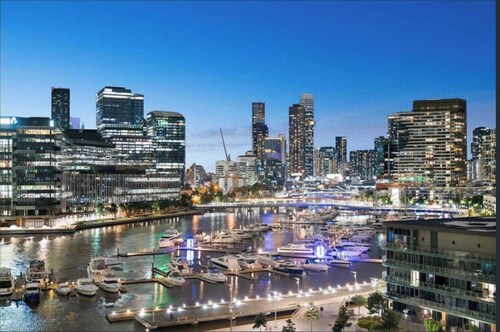 💙Lovely Waterfront Apartment with Swimming Pool🏊and Gym🏋️in the💙of Docklands