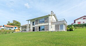 Exterior - House near Biarritz. Arcangues golf course 2.5km away. (Arcangues)