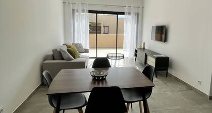 Maison mitoyenne neuve .