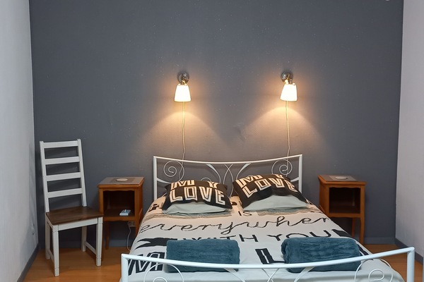 2 bedrooms, iron/ironing board, free WiFi, bed sheets