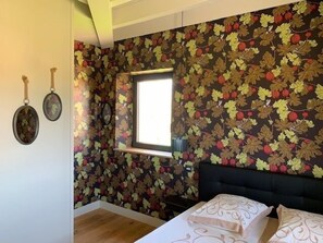 1 chambre, fer et planche Ă repasser, Wi-Fi gratuit, draps fournis
