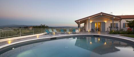 Et oppvarmet basseng